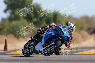 media/Nov-06-2022-SoCal Trackdays (Sun) [[208d2ccc26]]/Turn 7 Set 2 (1050am)/